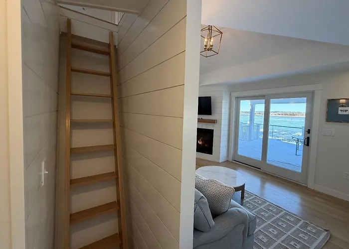 Perfectly Scitu8Ed - Scituate