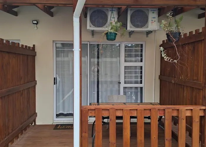 Unit 17 Sunbird Self-Catering