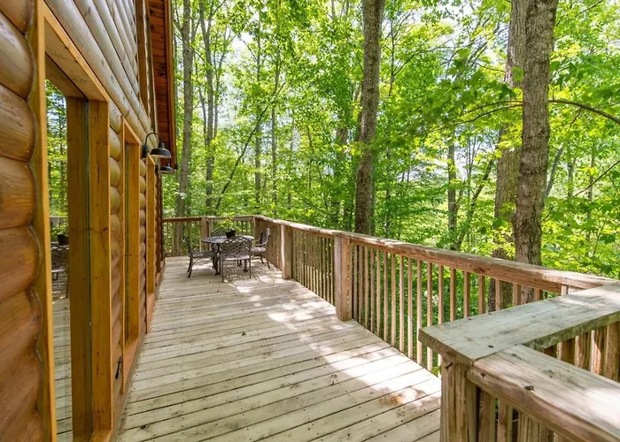Gorgeous View Cabin-Pet Friendly, Hot Tub, Firepit