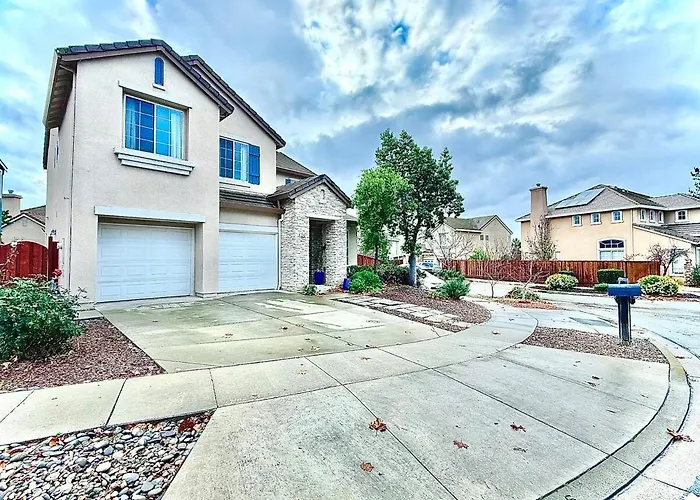 3310-Spacious & Elegant San Jose Home Near Evergreen