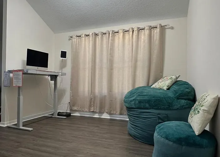 3Br, 2B - Near Iah - Family Ready, Spacious