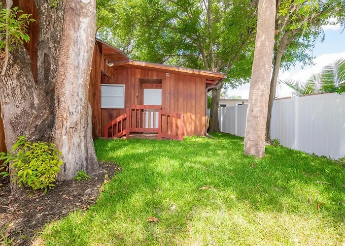 Waterfront 3Br Villa W Gym, Pool & Dock Access