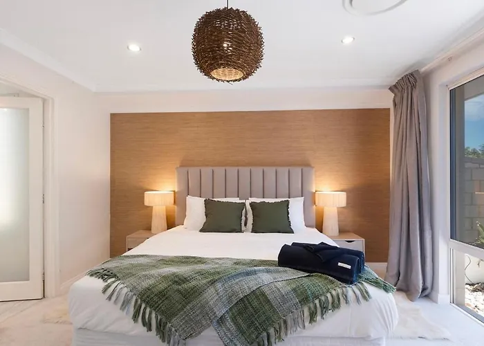 Premium Large Cosy Home With Private Pool