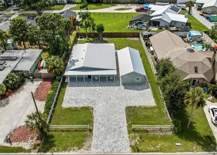 4 Ensuites Bed + Minutes To Anna Maria Island
