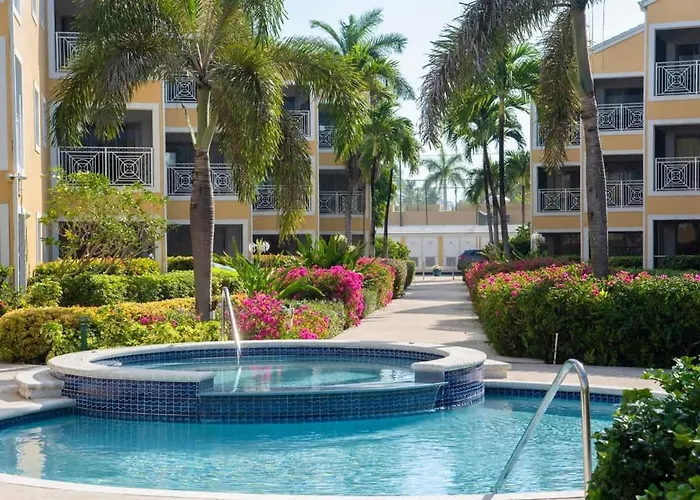 Regal Beach Club #214 - 2Br Ocean View 7 Mile Beach