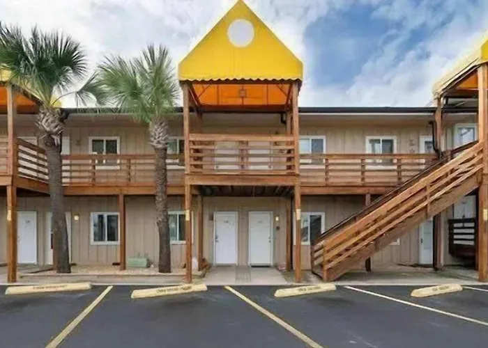 Waterfront 1-Bedroom Condo In Panama City