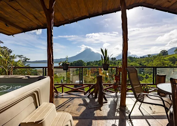 Lua Pele House - Arenal Volcano & Lake Views