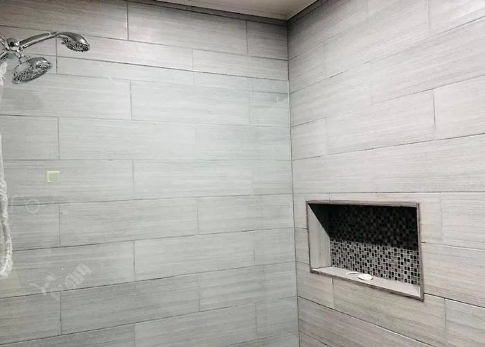3 Bed 2 Bath 15 Min From Airport