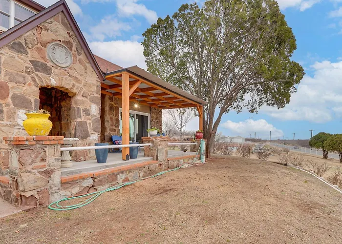 3 Mi To Dtwn: Wichita Falls Gem W/ Private Sauna!