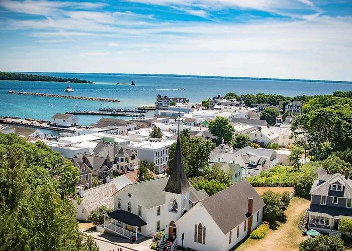 Mackinac Island Cabin Steps To Ferry Sleeps 12
