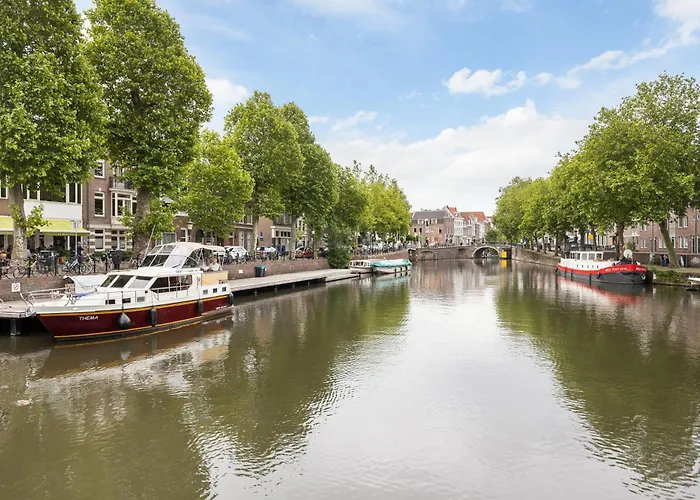 Luxury Studio In Utrecht Center - View On Canal