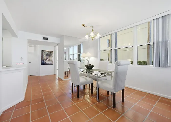 Bahia Vista New Listing 2Bd 2Ba
