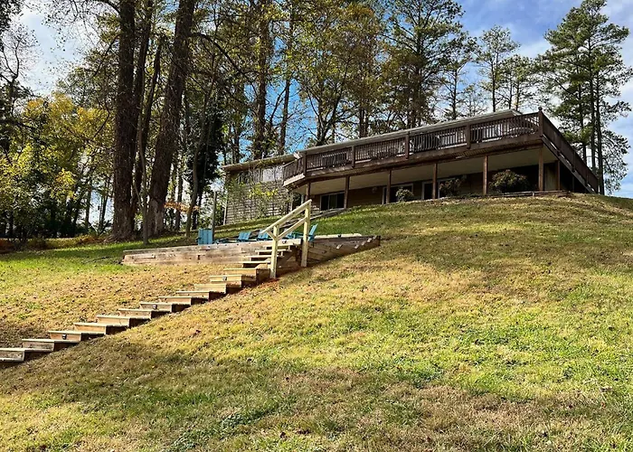 Stillwater Retreat Pet-Friendly Waterfront Home!