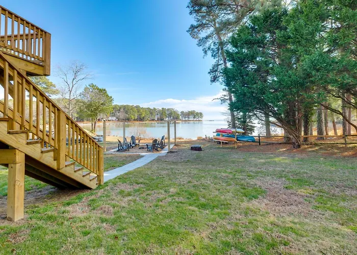 Waterfront Gem W/ Deck & Views On Chesapeake Bay!