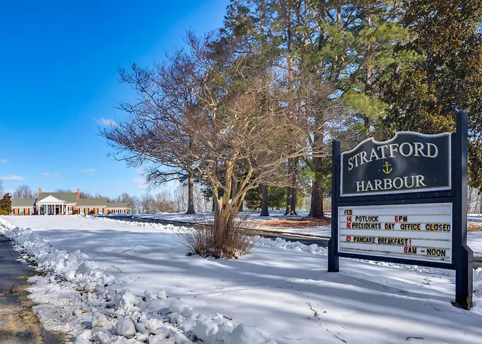 Beach Access & Fire Pit! Potomac River Retreat