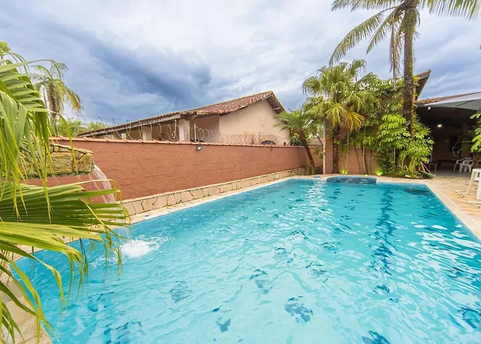 Casa com Piscina a 400m da Praia de Boraceia