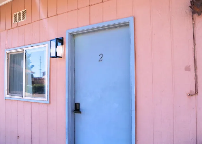 Travelers Motel