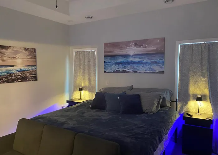 Suite On Banks Ave