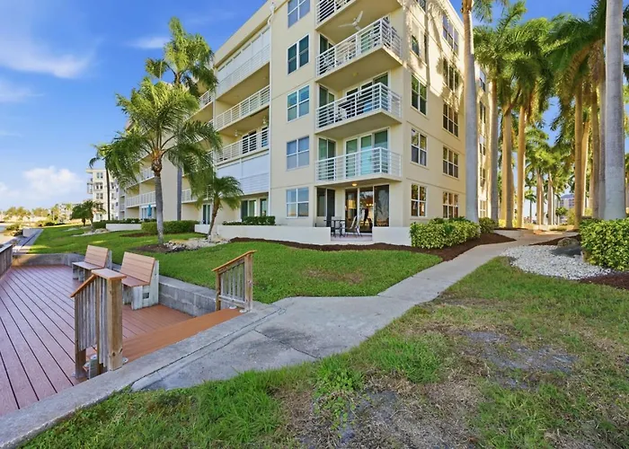 Bahia Vista New Listing 2Bd 2Ba