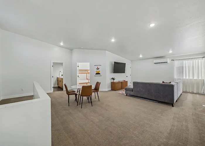 The Cliffs - Bryce Canyon-Zion- Hot Tub- Family Home Sleeps 10