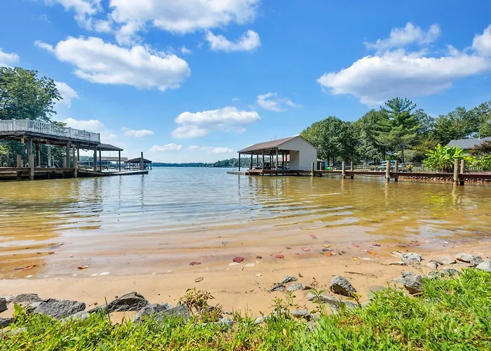 Lakeside Lodge - Lakefront Home With Private Dock & Hot Tub