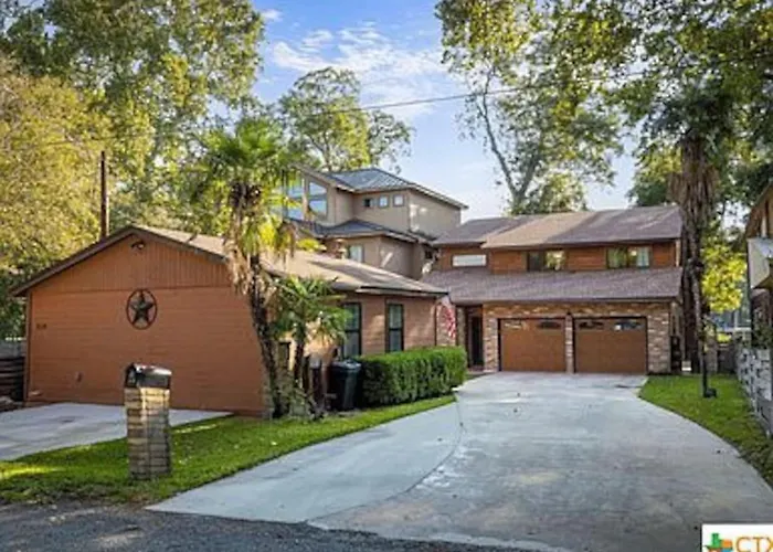 5Br 3.5Ba Waterfront Boat, Dock And Kayaks, Lake Mcqueeney By Austin Vacay