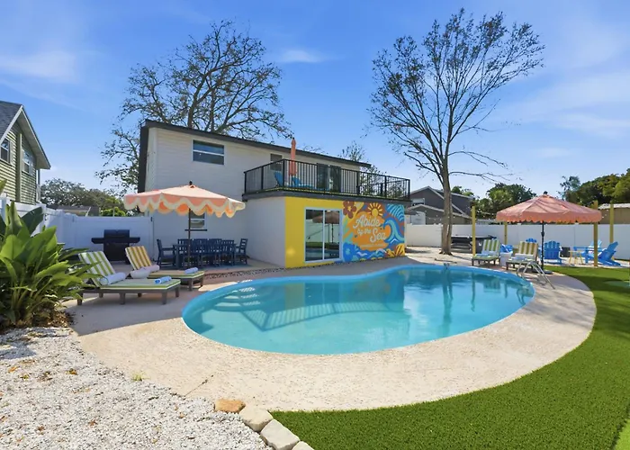 Sleeps 10 - Game Room - Putt Putt - Movie Theater