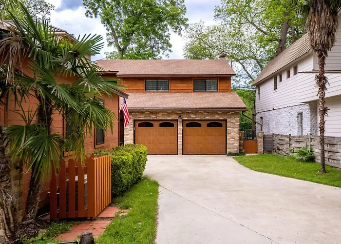 5Br 3.5Ba Waterfront Boat, Dock And Kayaks, Lake Mcqueeney By Austin Vacay