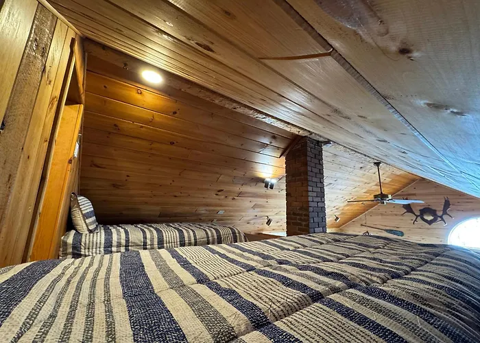 Vermilion Lakeside Cabin With Sauna, 2 Docks, Ac