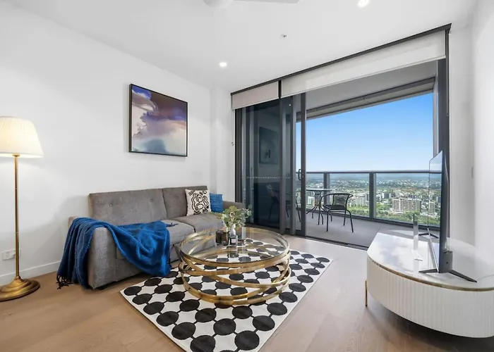 Level 43 Sweeping Skyline Luxury Designer 1Br