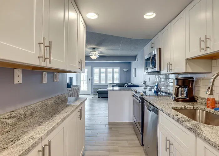Oceanside Retreat In Mantoloking: Walk To Beach!