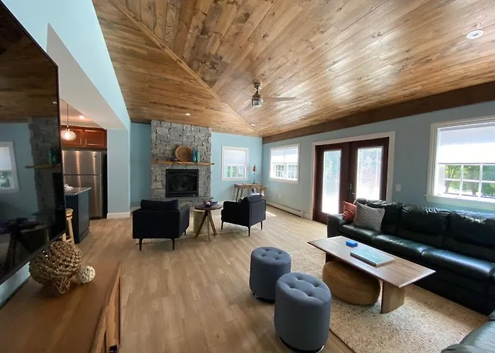 Luxury Stay Steps From Downtown Saratoga Springs Water
