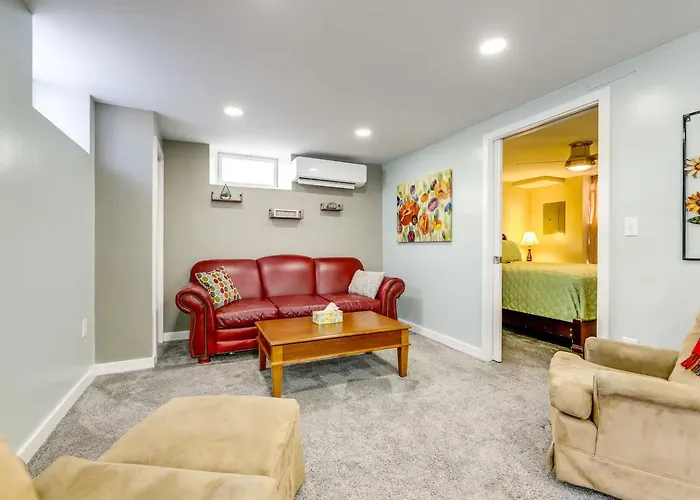 Close To Colleges: Worcester Apt W/ Lake Access!
