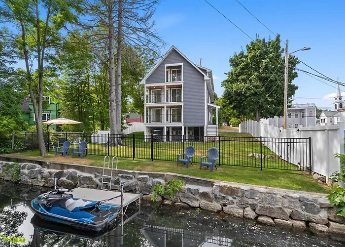 Stunning Meredith Condo With Water Access & Mooring