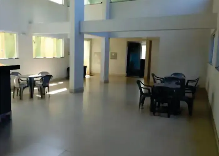 Flats da Júnia, CAMAS SEPARADAS OU JUNTAS, fácil check-in, wifi , tv, ar, garagem