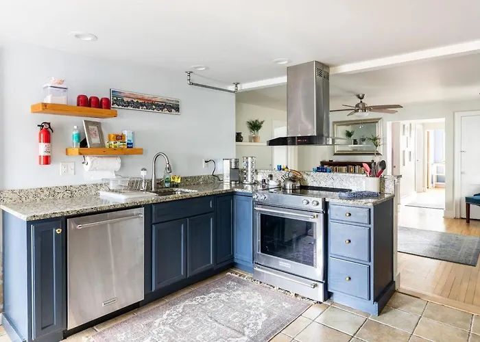 Downtown Retreat • Perfect For Families Or Groups!