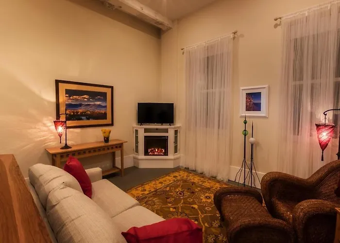 The Inn 81 North-Suite 1