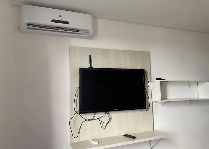 Flats da Júnia, CAMAS SEPARADAS OU JUNTAS, fácil check-in, wifi , tv, ar, garagem