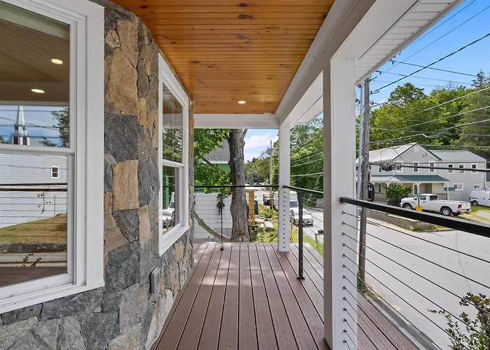 Stunning Meredith Condo With Water Access & Mooring