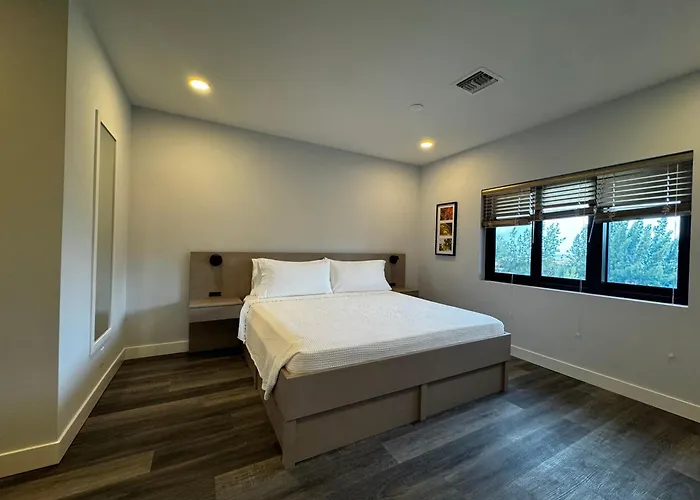 Xquisite Suites