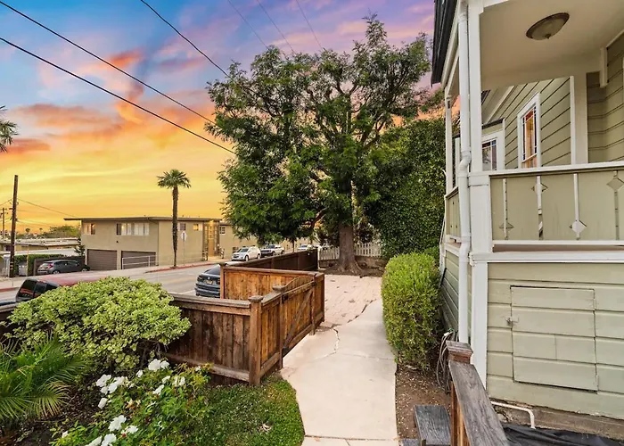 Netflix, Stocked Kitchenette, Beach Gear