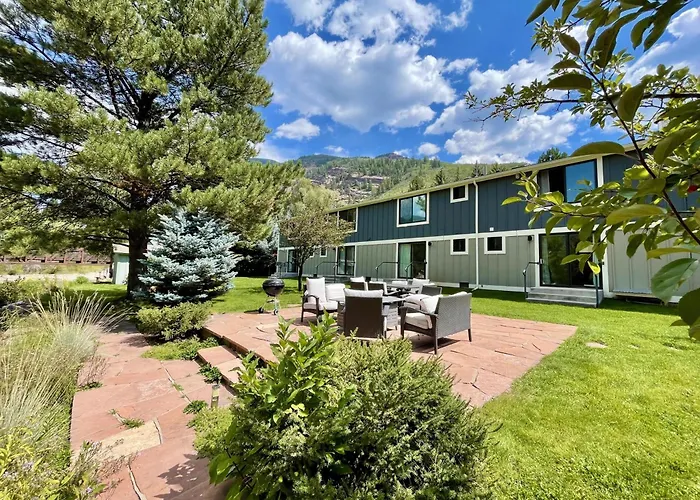 Mountain Retreat On The Water