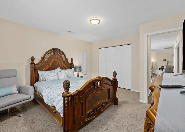 Cozy 2Br - Condo -Near Zoo - Fast Wifi -Garage