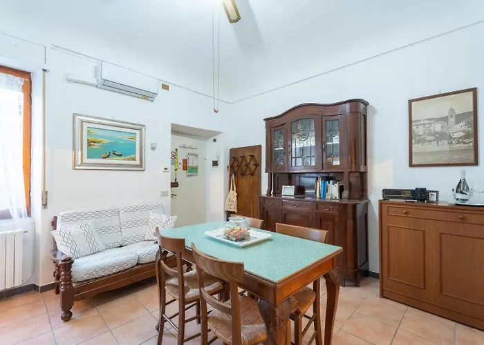 Angolo Di Spotorno - In The Heart Of The Old Town