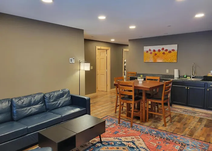 Cold Brook Lodge - 2 And 3 Bedroom Luxury Apartments