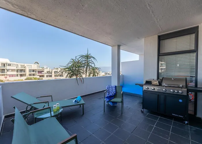 Luxury 2-Bedroom Apartment, Eden On The Bay