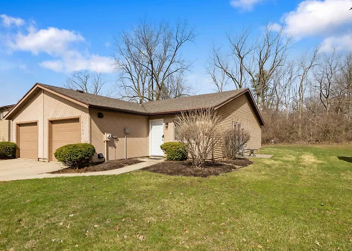 Cozy 2Br - Condo -Near Zoo - Fast Wifi -Garage