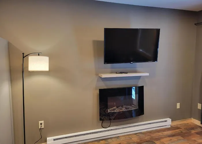 Cold Brook Lodge - 2 And 3 Bedroom Luxury Apartments