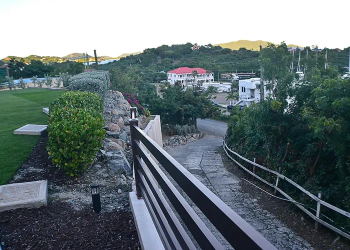 Mayavilla