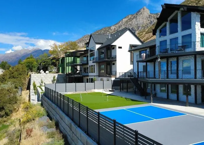 Panoramic Luxury Estate With Indoor Court & Sauna